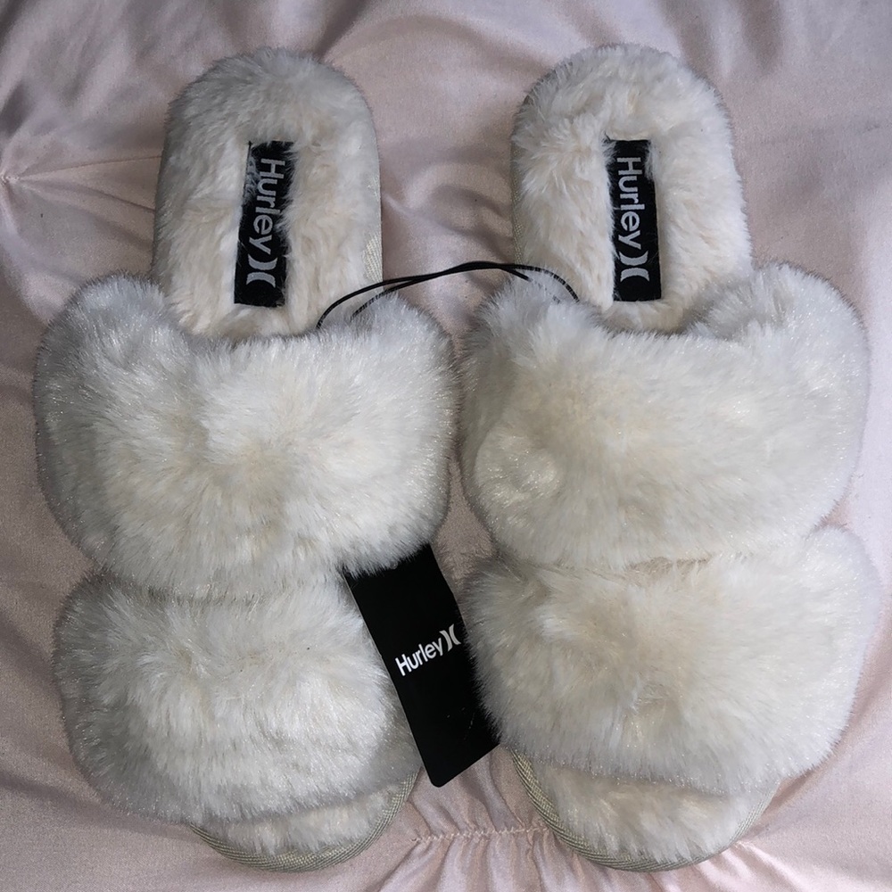New Hurley creme slippers!